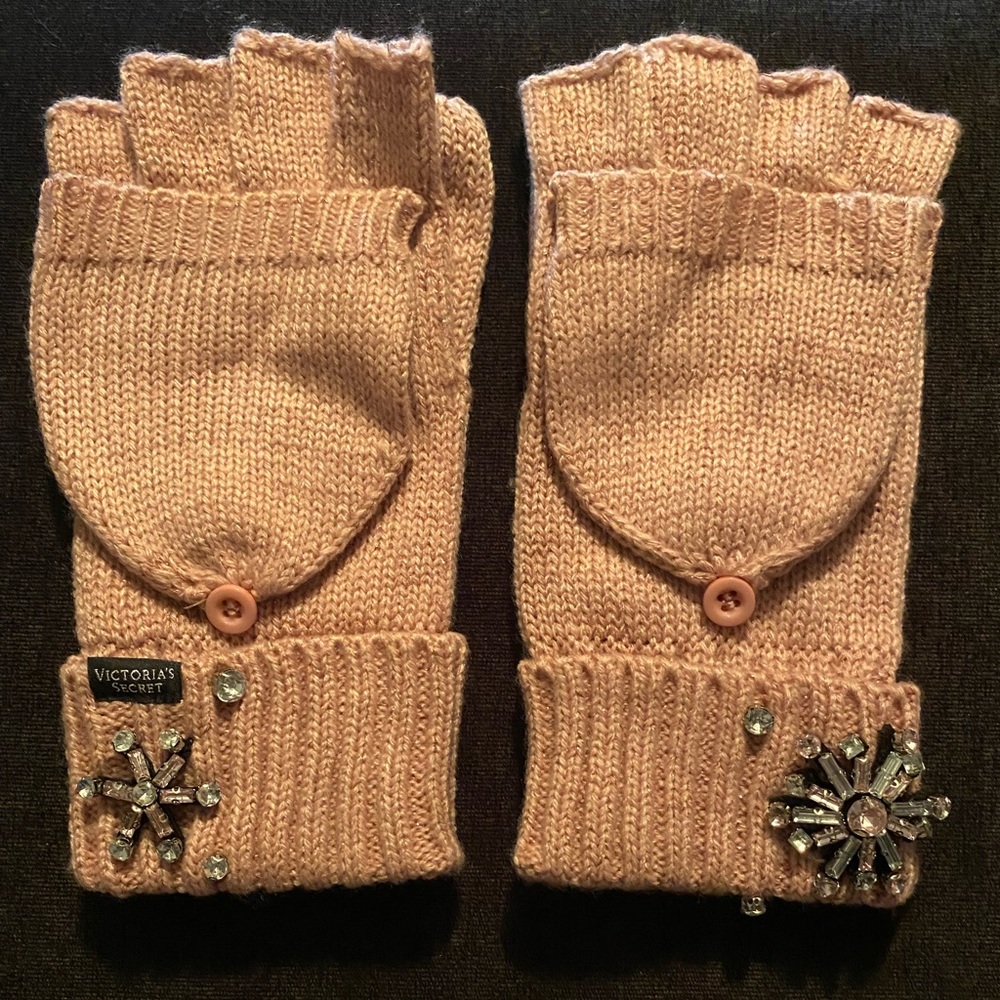 Pink Victoria’s Secret Women’s Winter Gloves